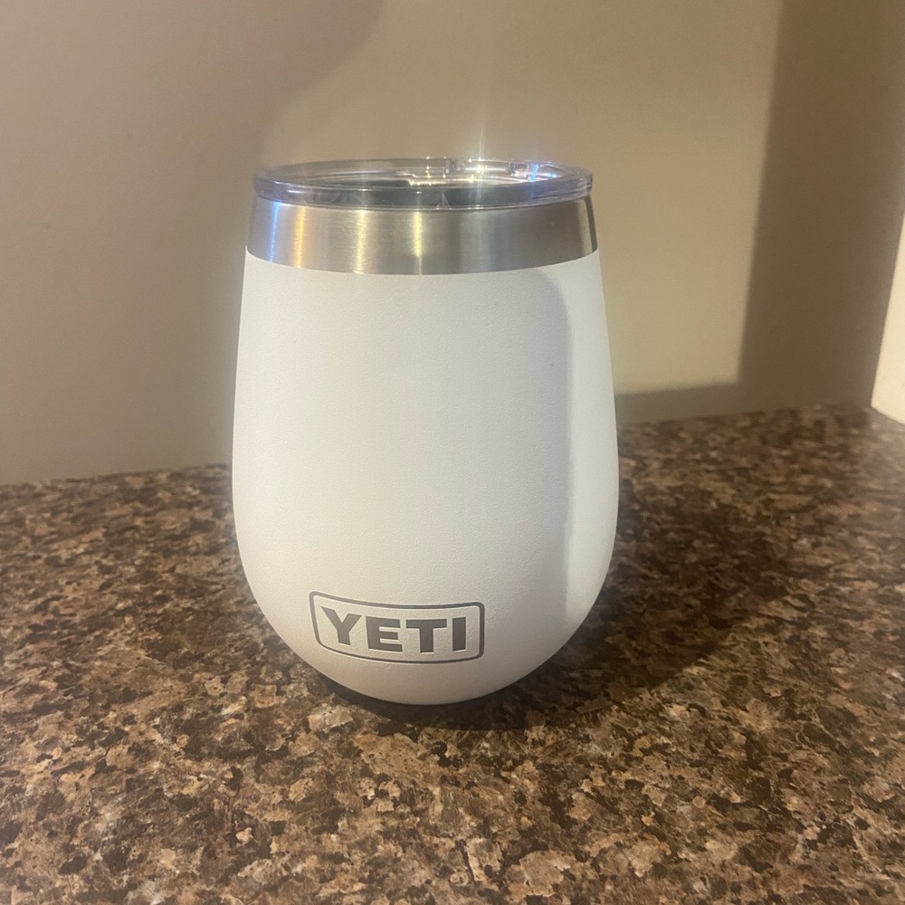 Yeti wine tumbler